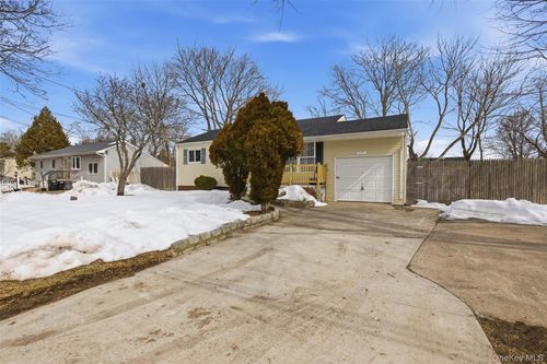 717 Doane Ave, Bellport, NY, 11713-1642 | Card Image