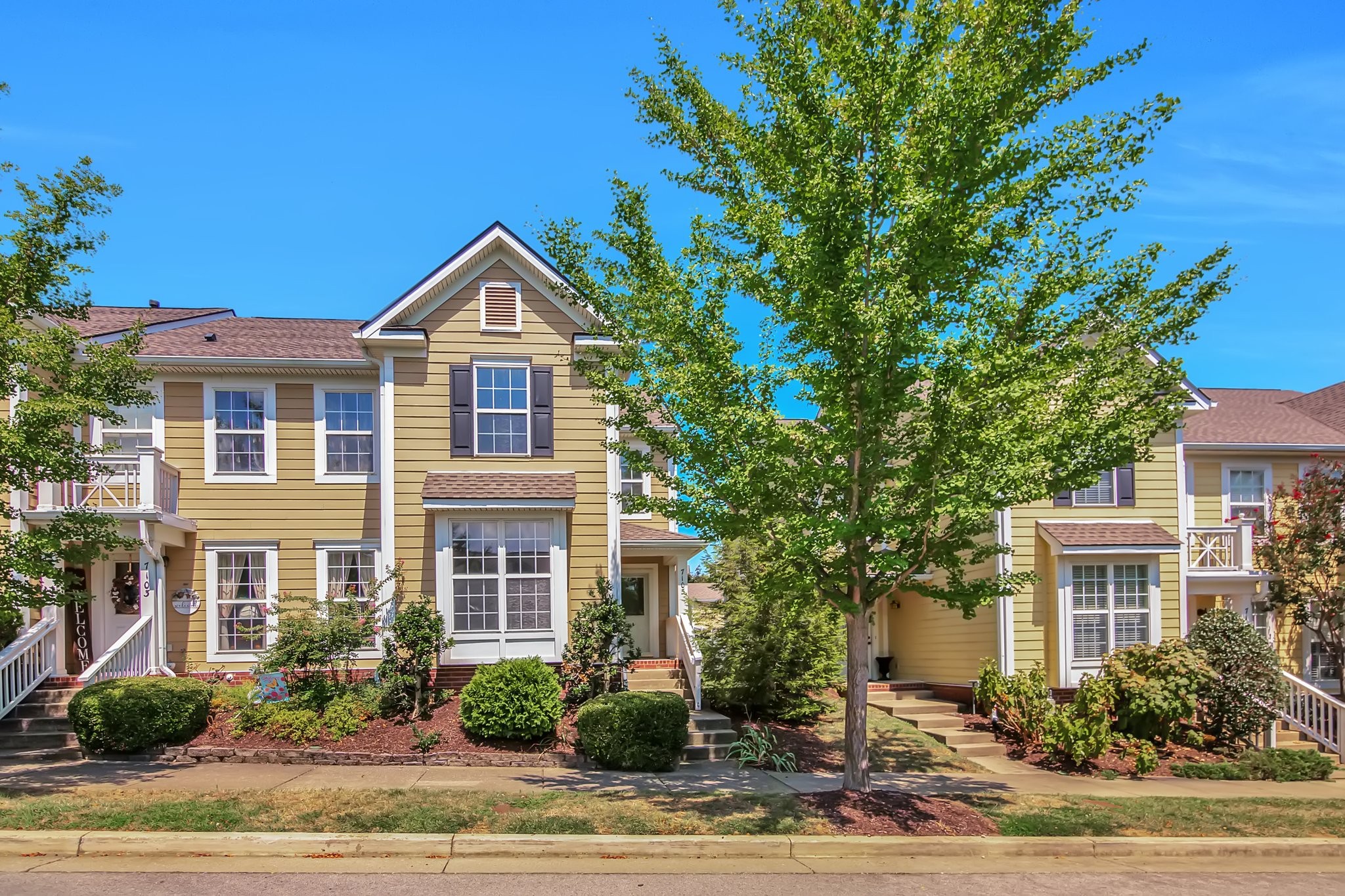 Lenox Village Dr, Nashville, TN 37211