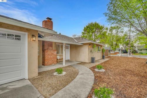 1954 1954 Treadway Ln, Pleasant Hill, CA, 94523 | Card Image