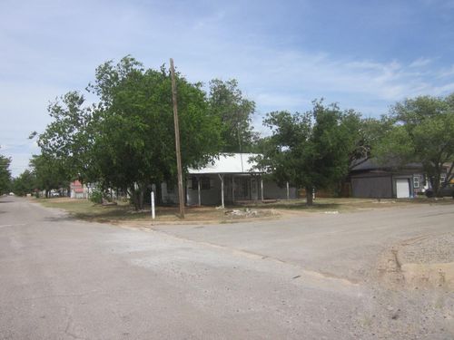 401 Avenue F Se, Childress, TX, 79201-6442 | Card Image