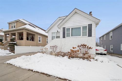 1038 Traymore Blvd, Island Park, NY, 11558-1917 | Card Image