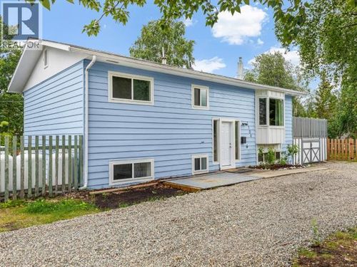 1104 Hemlock St, Whitehorse, YT, Y1A4G7 | Card Image