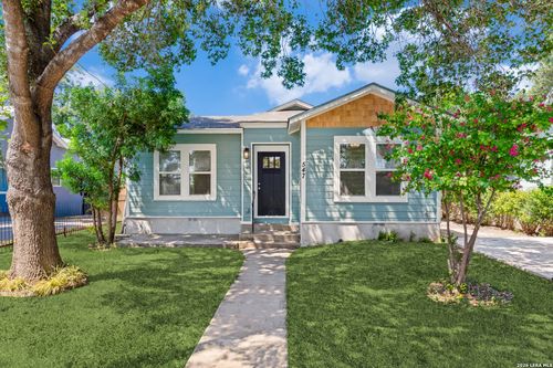 547 W Highland Blvd, San Antonio, TX, 78210-3813 | Card Image