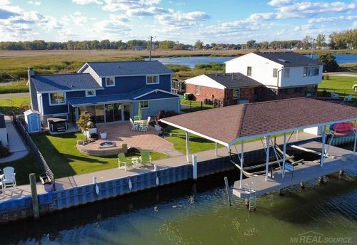 39228 Venetian Dr, Harrison Township, MI, 48045-5714 | Card Image