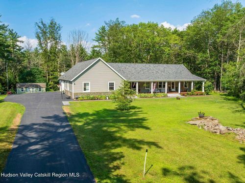 15 Pine St, Cairo, NY, 12413-2610 | Card Image