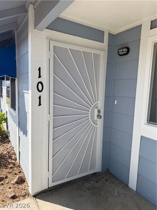 101-5320 Silvermist Ct, Las Vegas, NV, 89122-0206 | Card Image