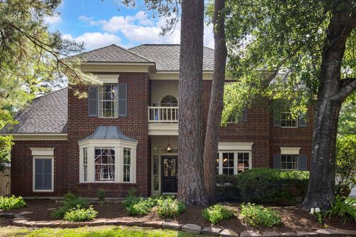 130 Quiet Oak Cir, The Woodlands, TX, 77381-4115 | Card Image