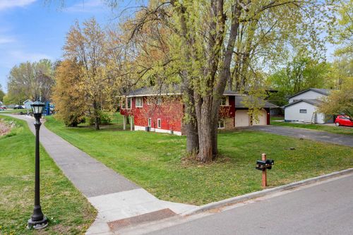 722 Parkview Ln, Champlin, MN, 55316-1220 | Card Image