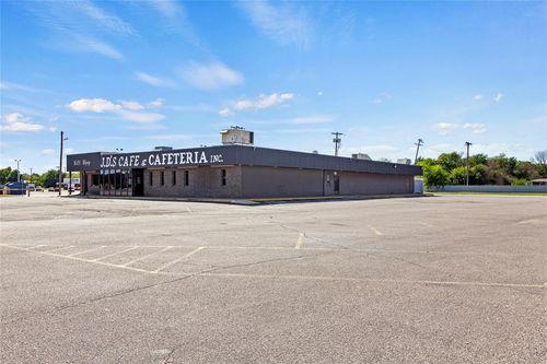 911 N Broadway Ave, Ada, OK, 74820-2072 | Card Image