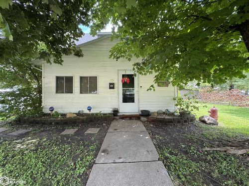 715 N 11th St, Centerville, IA, 52544-1011 | Card Image