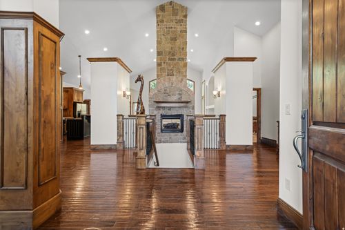 10637 S Crescent Bend Dr, Sandy, UT, 84070-5290 | Card Image