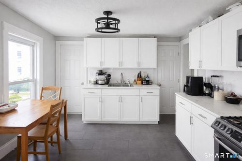 840 Congress Ave, New Haven, CT, 06519-1221 | Card Image