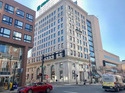 apt-305-875 Elm St, Manchester, NH, 03101-2122 | Card Image