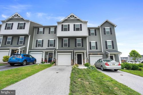 233-68 Ayrshire Dr, HANOVER, PA, 17331-8047 | Card Image
