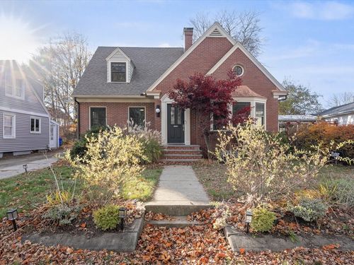 642 Pleasant Valley Pkwy, Providence, RI, 02908-4206 | Card Image