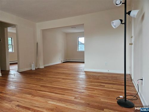 340 Undercliff Ave, Edgewater, NJ, 07020-7209 | Card Image