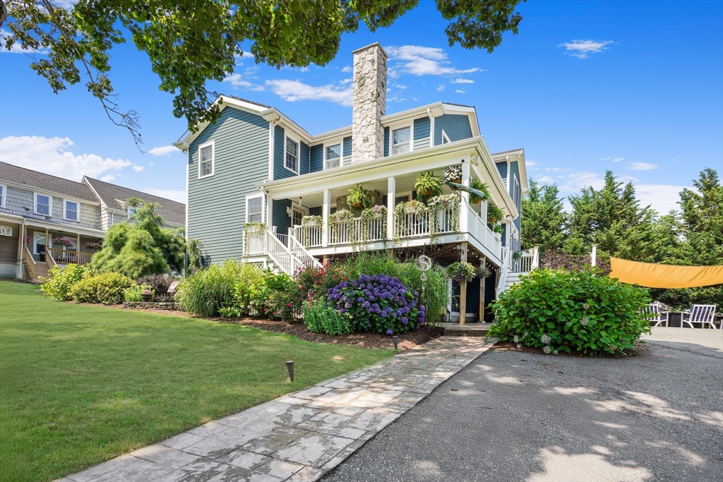 Grandview Ave, Somerset, MA 02726