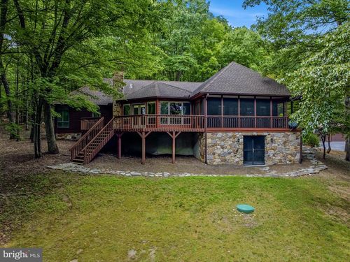355 Sandstone Ln, BERKELEY SPRINGS, WV, 25411-6342 | Card Image
