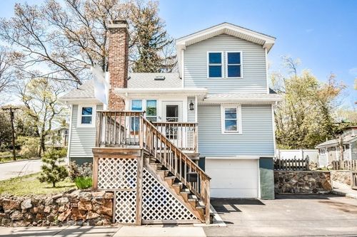 94 Essex St, Beverly, MA, 01915-3755 | Card Image