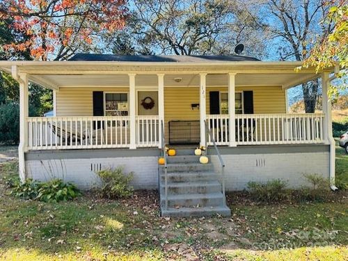 121 West St, Spindale, NC, 28160-1351 | Card Image