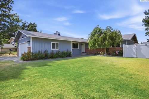 910 W Park Hills Drive, Kennewick, WA, 99337 | Card Image