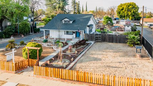 685 Park Street, Turlock, CA, 95380 | Card Image