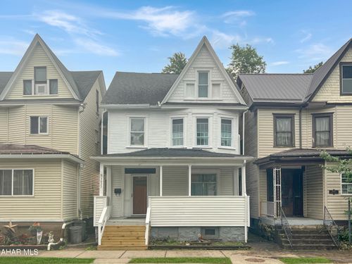 3027 Broad Ave, Altoona, PA, 16601-1733 | Card Image