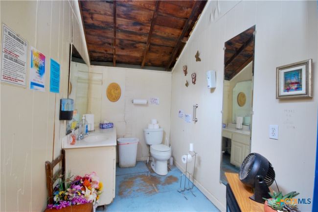 12604 N State Highway 95, Home with 0 bedrooms, 0 bathrooms and null parking in Flatonia TX | Image 38