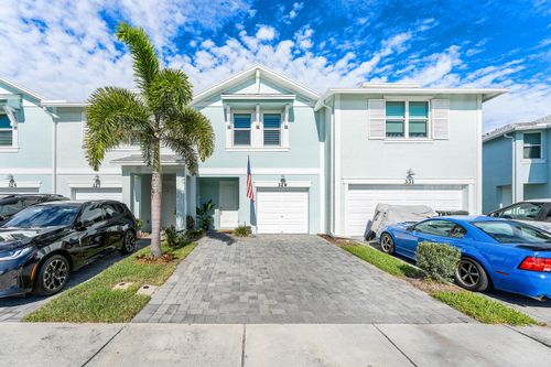 329 Se Halifax Ln, Stuart, FL, 34994-3601 | Card Image