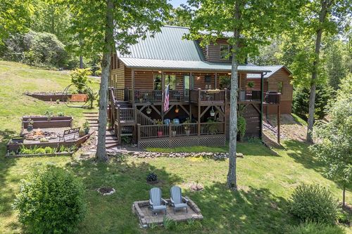 1055 Carolina Fox Cir, Murphy, NC, 28906-5726 | Card Image