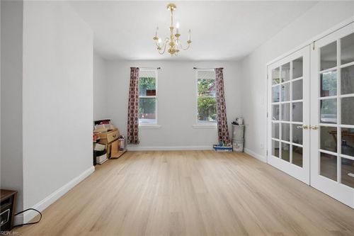 2424 West Ave, Norfolk, VA, 23504-2043 | Card Image