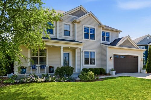 W136N6052 Weyer Farm Drive, Menomonee Falls, WI, 53051 | Card Image