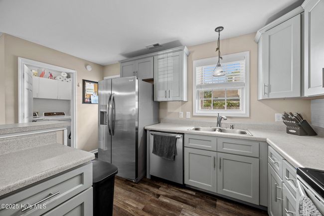 141 Apache Trl, Townhouse with 3 bedrooms, 3 bathrooms and null parking in Havelock NC | Image 28