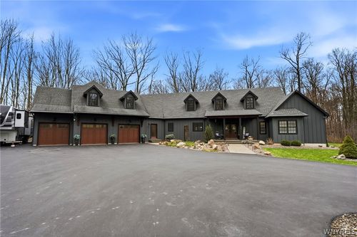 1049 Willardshire Rd, Orchard Park, NY, 14127-2027 | Card Image