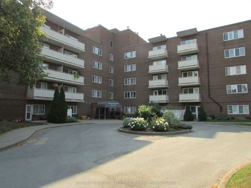 215-198 Scott St, Saint Catharines, ON, L2N5T3 | Card Image