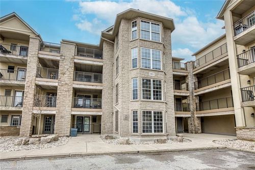 302-1411 Walker'S Line, Burlington, ON, L7M4P5 | Card Image