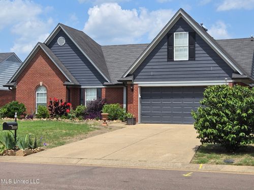 7897 Jane Ayre Dr, Southaven, MS, 38671-8346 | Card Image