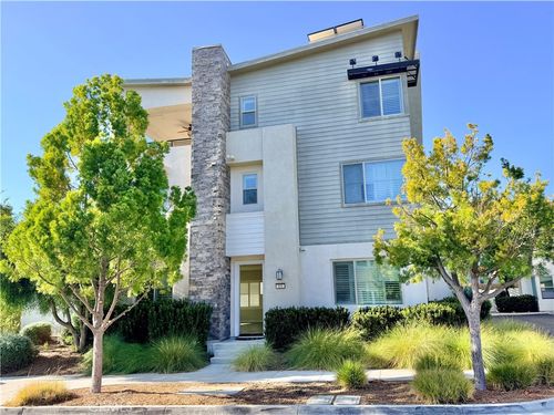 101 Sculpture, Irvine, CA, 92618-1376 | Card Image