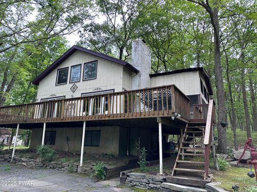 825 Hillview Pl N, Lords Valley, PA, 18428 | Card Image