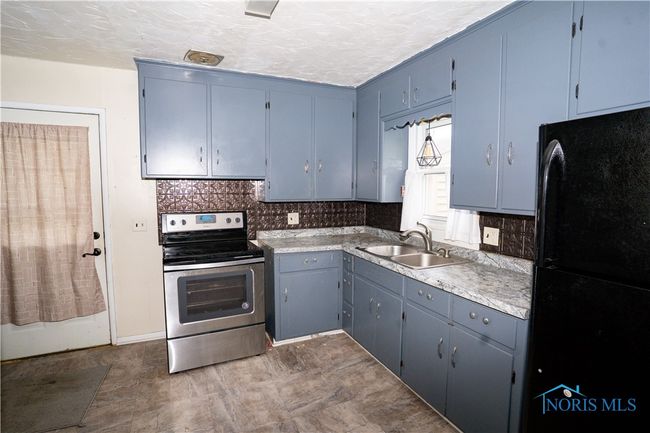 1702 Hopkins St, House other with 3 bedrooms, 1 bathrooms and 1 parking in Defiance OH | Image 14