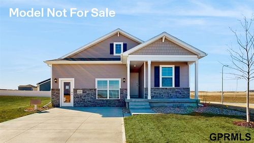 11631 Port Royal Drive, Papillion, NE, 68046 | Card Image