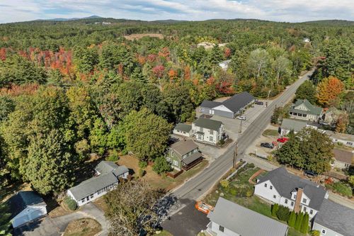 82 Bay St, Wolfeboro, NH, 03894-4320 | Card Image