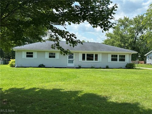 927 Gaynelle Ave, Streetsboro, OH, 44241-4917 | Card Image