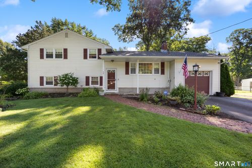 28 Fallon Dr, North Haven, CT, 06473-1828 | Card Image