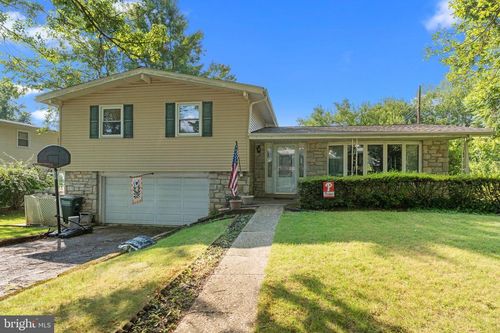 816 David Dr, Feasterville Trevose, PA, 19053-6169 | Card Image