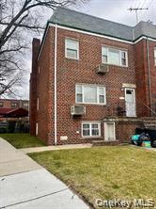 8501 67th Dr, Rego Park, NY, 11374-5201 | Card Image