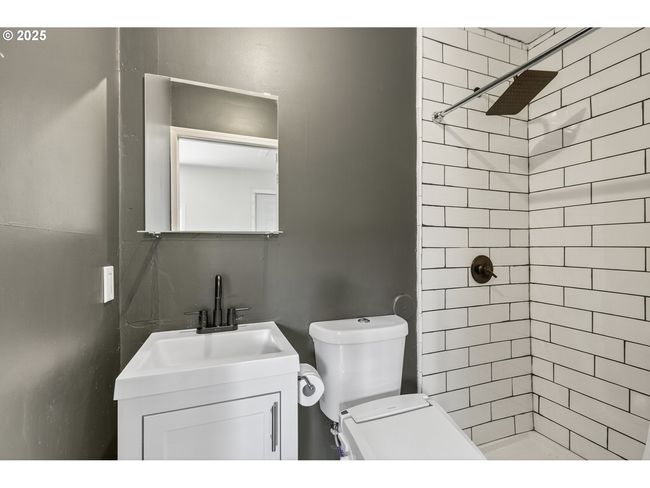 Attached Bathroom #1 | Image 26