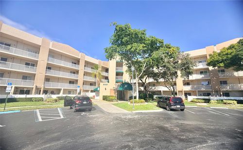 b204-9587 Weldon Cir, Tamarac, FL, 33321-0942 | Card Image