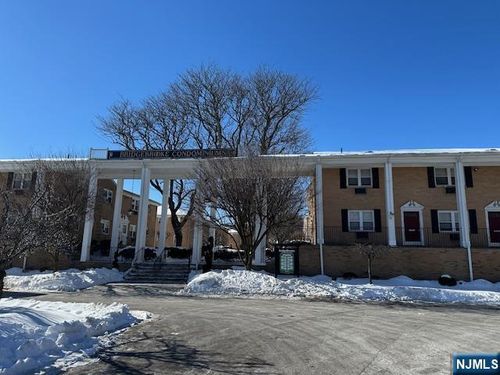 725 Joralemon St, Belleville, NJ, 07109-1433 | Card Image