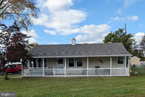 243 Wyandotte Rd, FAIRLESS HILLS, PA, 19030-3231 | Card Image